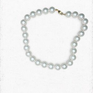 5039u. Glass Vintage White Faux Pearl Necklace